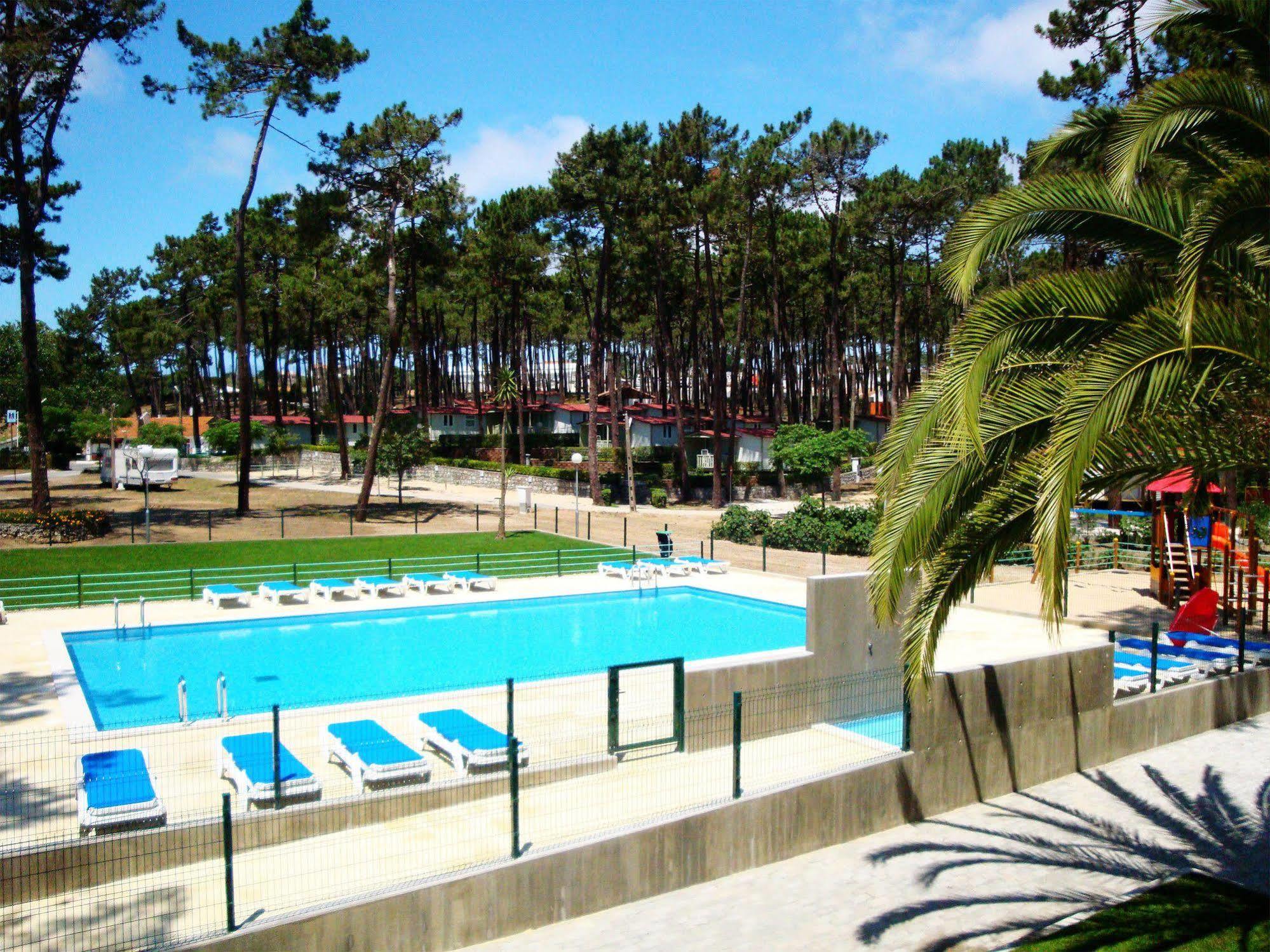 ホテルOrbitur Valado Bungalows Caravan Park ナザレ エクステリア 写真