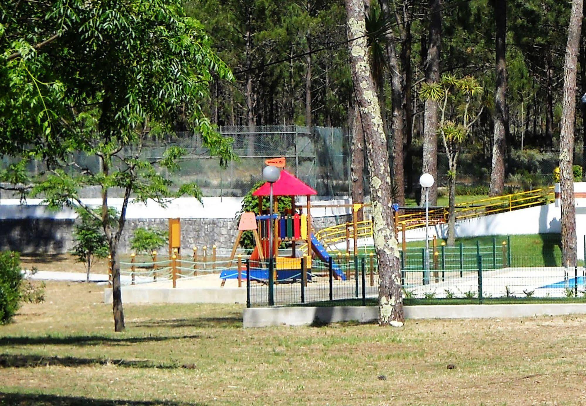 ホテルOrbitur Valado Bungalows Caravan Park ナザレ エクステリア 写真