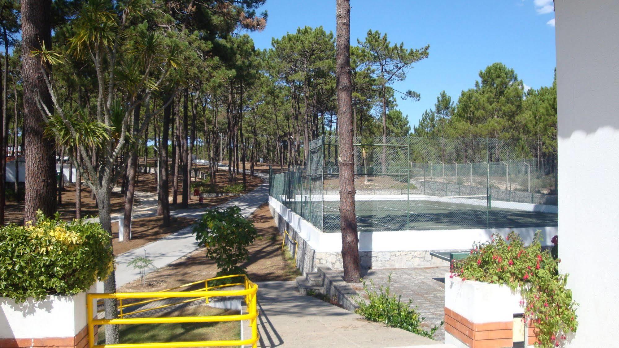 ホテルOrbitur Valado Bungalows Caravan Park ナザレ エクステリア 写真